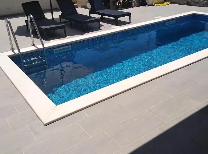 아파트 Nina 시베니크