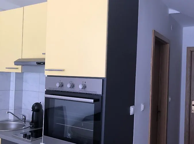 Nina * Σίμπενικ